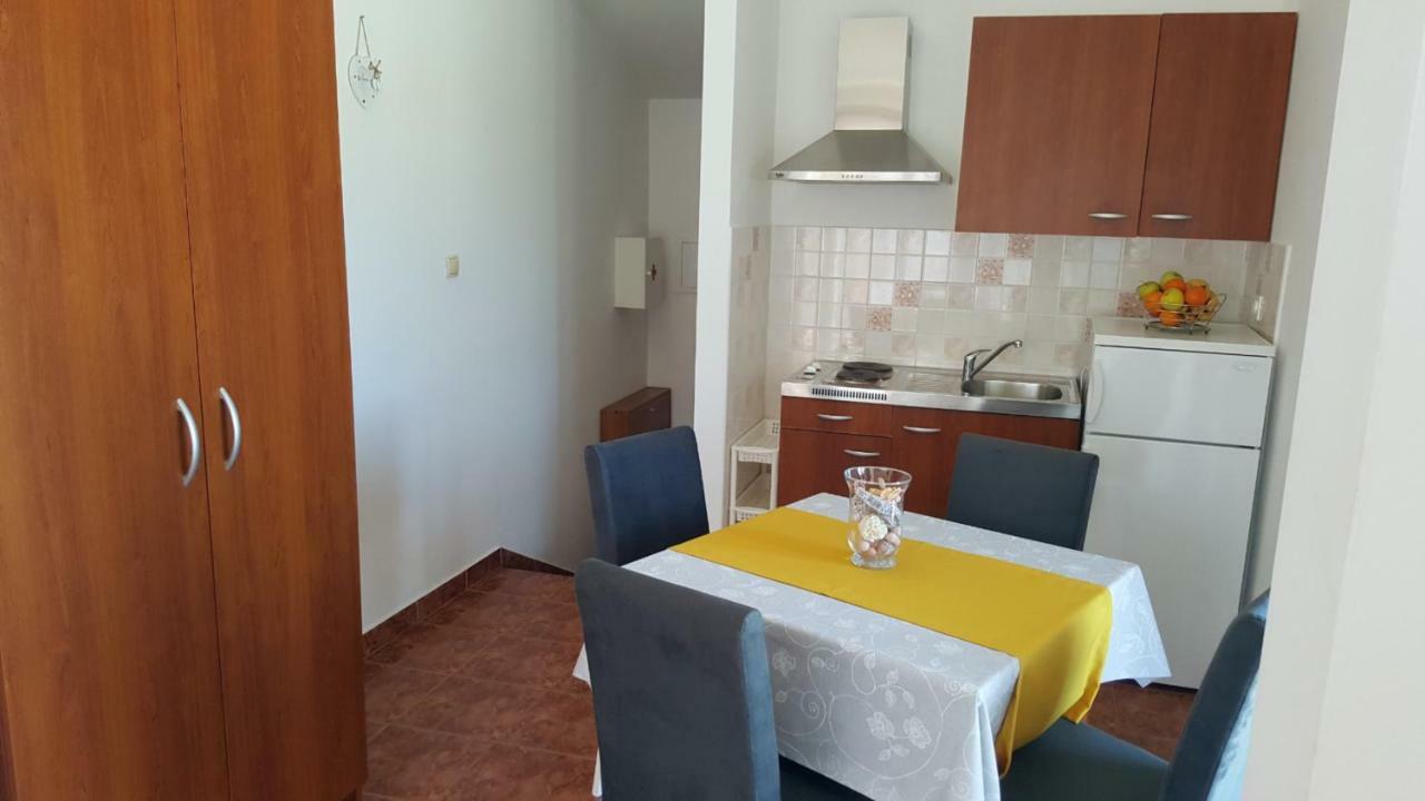 Apartments Antunovic Рогозница Экстерьер фото